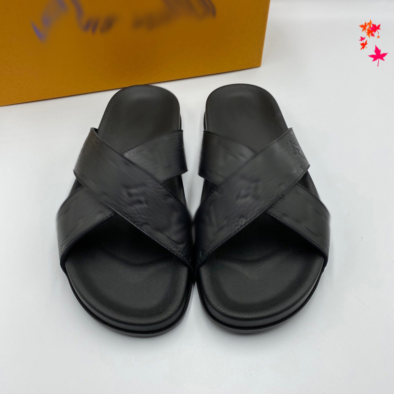 

2021 Designer luxurys slippers men sandals fashion beach shoes flip flops flat non-slip classical hole slipper with box size 39-45 -G93, Black