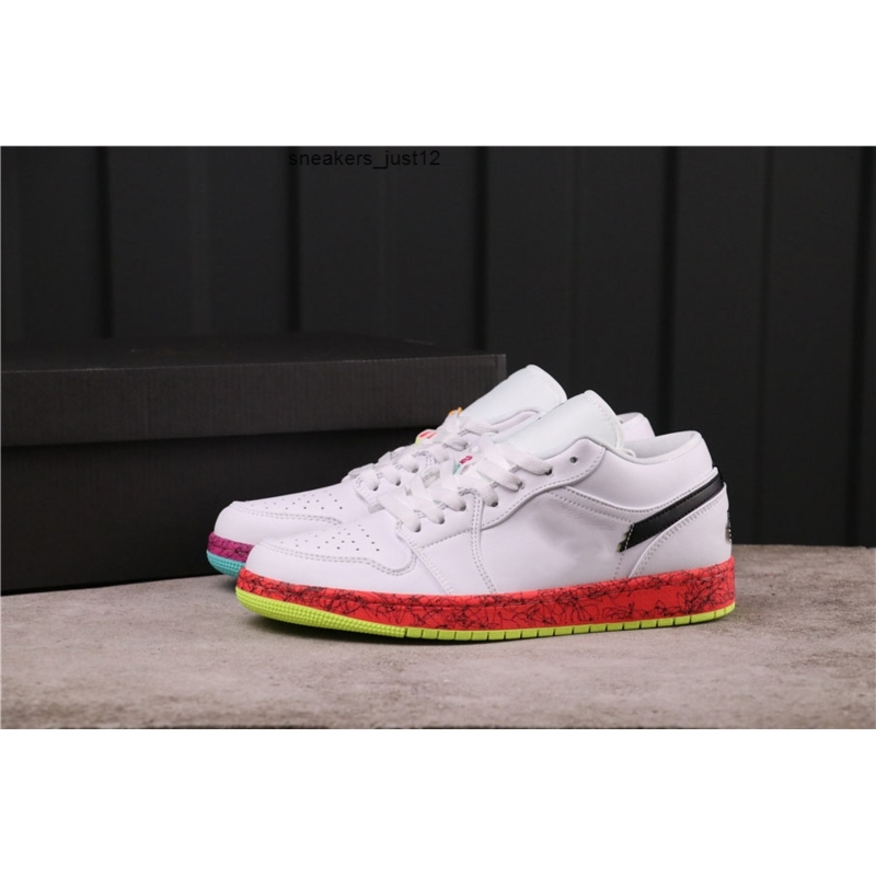 

2021 Low 1 1s OG basketball Jumpman x Skateboard shoes Black and white four-color mandarin duck men women trainers sports sneakers