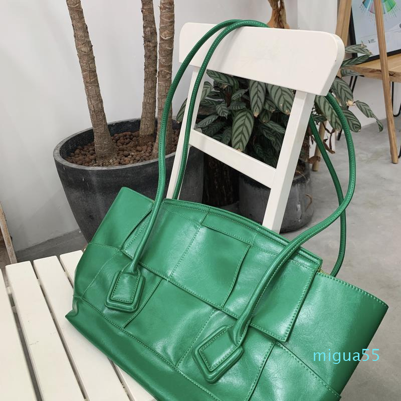 

net red same woven lattice high capacity underarm oil wax leather One Shoulder Tote Bag women