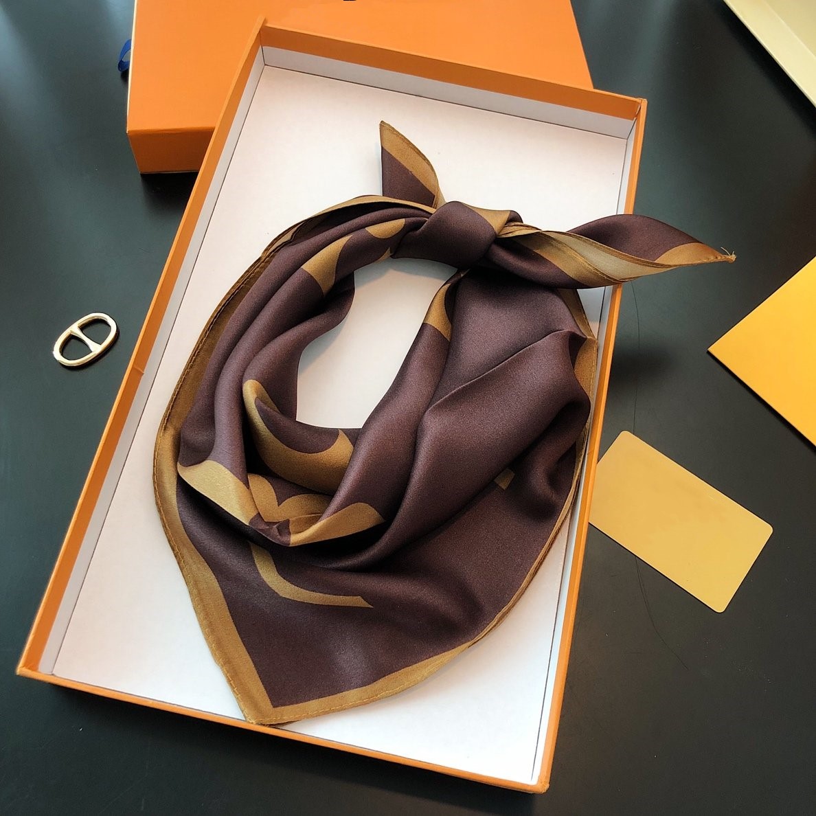 

100% mulberry silk versatile small square towel age reduction temperament elegant headscarf dress with soft and comfortable skin size50*50