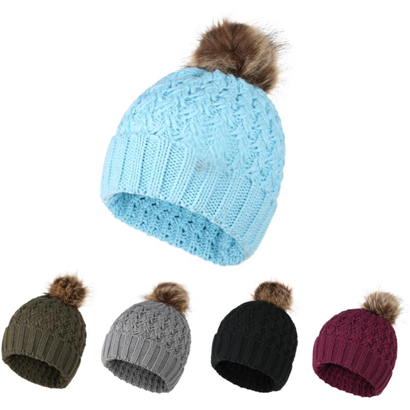 

Berets Wholesale Adult Unisex Hat Comfort Warm Winter Knit For Outdoor Sport Ski Cap Universal Pompom Caps