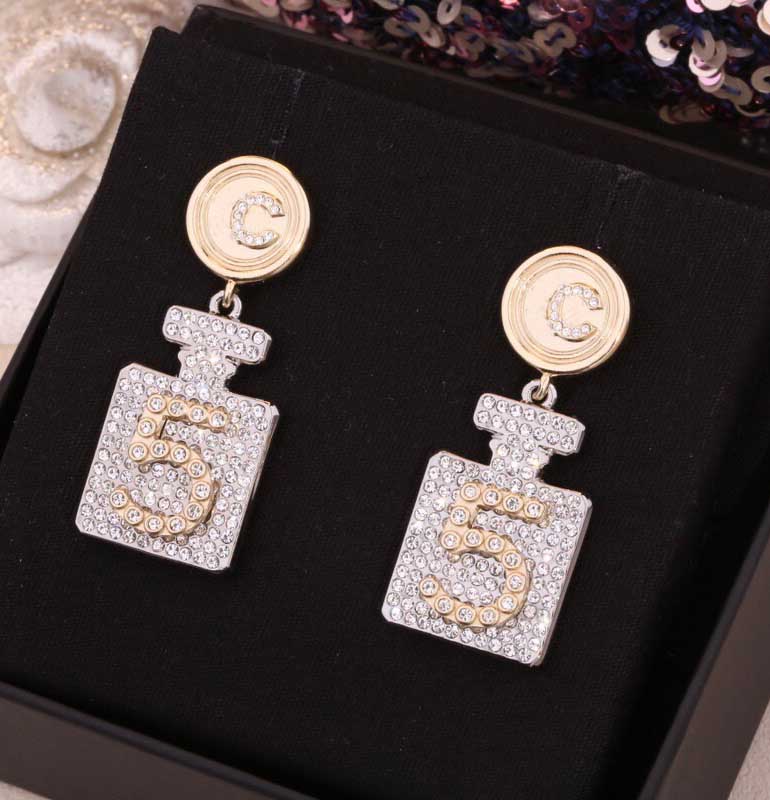 

2021 Fashion style Top quality stud earring with diamond for women wedding jewelry gift have box stamp PS4827, Silver
