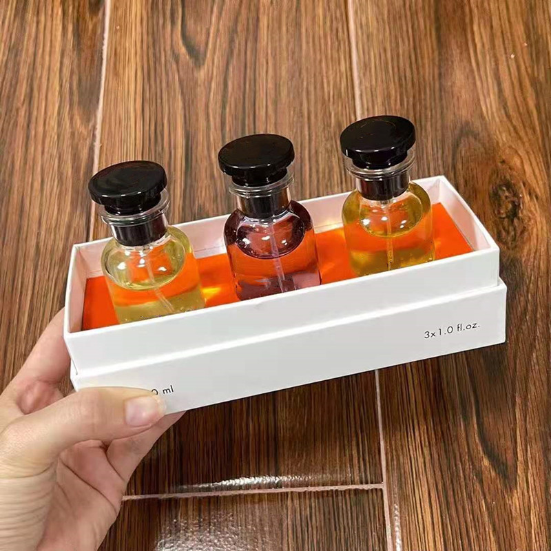

Perfume Set of Five Perfumes Rose des Vents Floral Fragrances MatiÃ¨re Noire Oriental Woody Parfum ApogÃ©e 30ML * 3Lasting Fragrance Gift