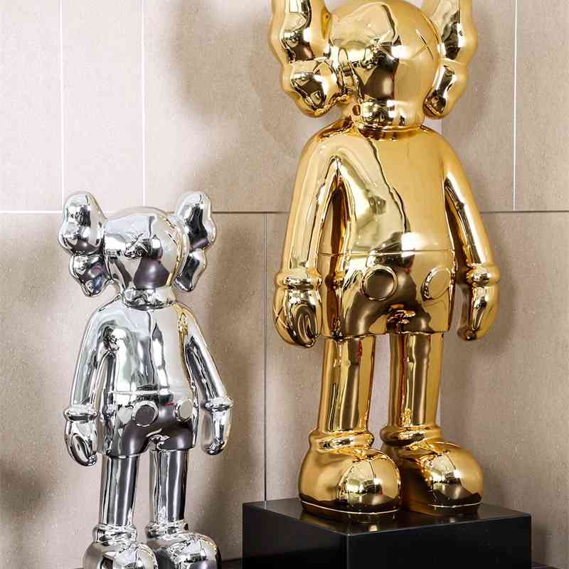 

Tide brand light luxury violence bear cute cartoon doll electroplating resin large hotel front desk living room soft decoration