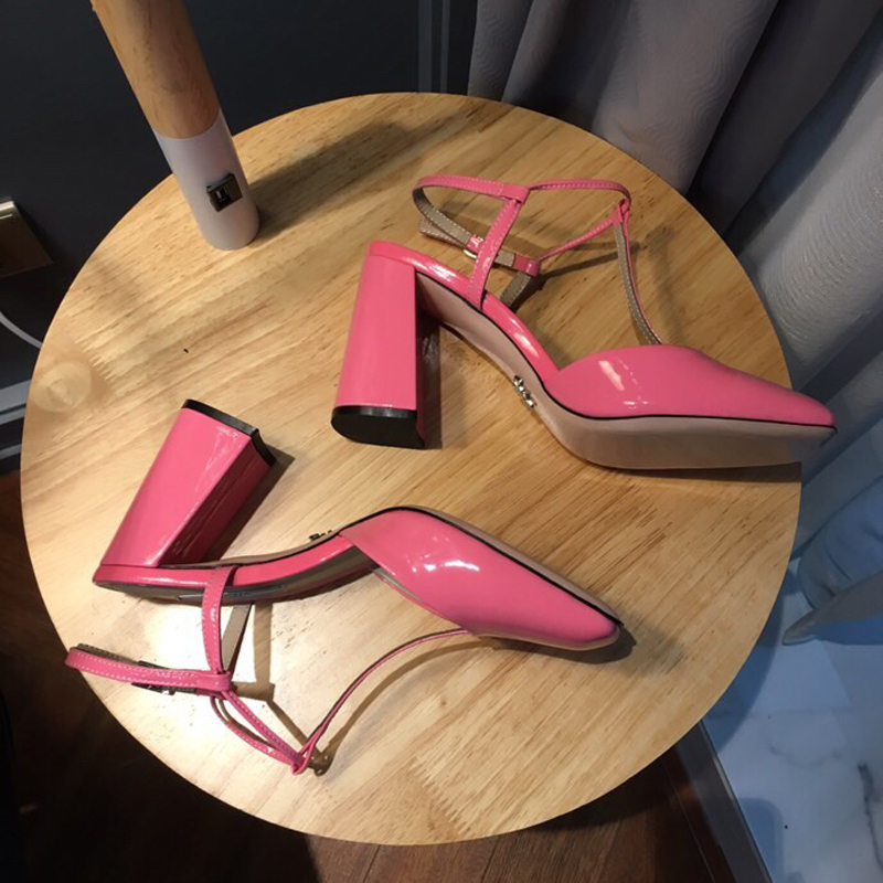 

2021 Good Quality Fashion Women Luxurys Designers Shoes Designer Sandals Womens Luxury High Heels Sandal Dress Shoess With Box Size 35-41 -H334, Pink