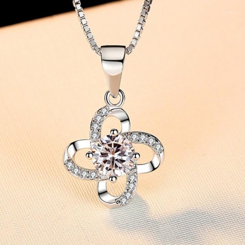 

High-end 18k Gold Plated Classic Four-leaf Clover Female Fresh And Simple Clavicle Chain Pendant Necklace Women Birthday Gift Chains