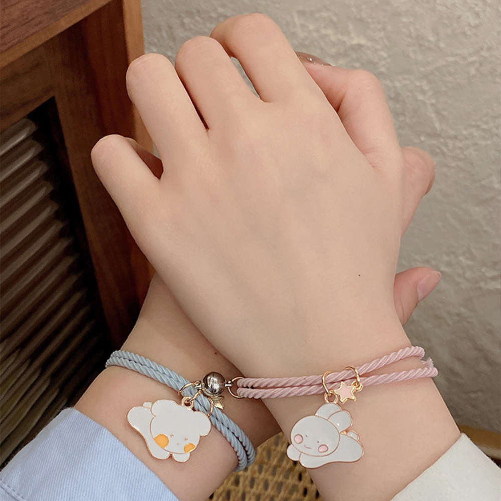 

Magnet mutual attraction bracelet for two lovers girl's friend small rubber band student's simple knitting hand rope a pair of female magnet, Golden;silver