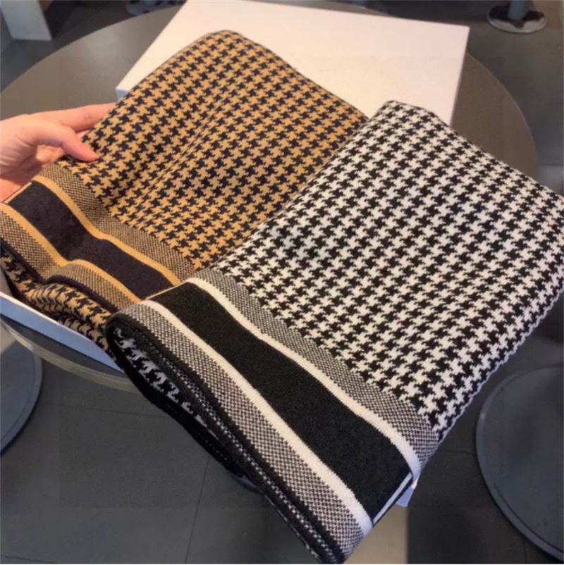 

2021 thick warm cashmere ladies scarf high-end soft thick cashmere fashion houndstooth men's and women's designer shawls 2 colors top quality