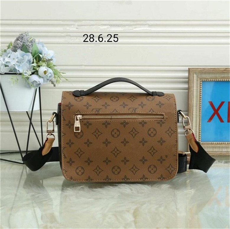

2021 Women designer handbag messenger bag oxidizing leather POCHETTE metis elegant shoulder bags crossbody bags shopping purse clutches, Black