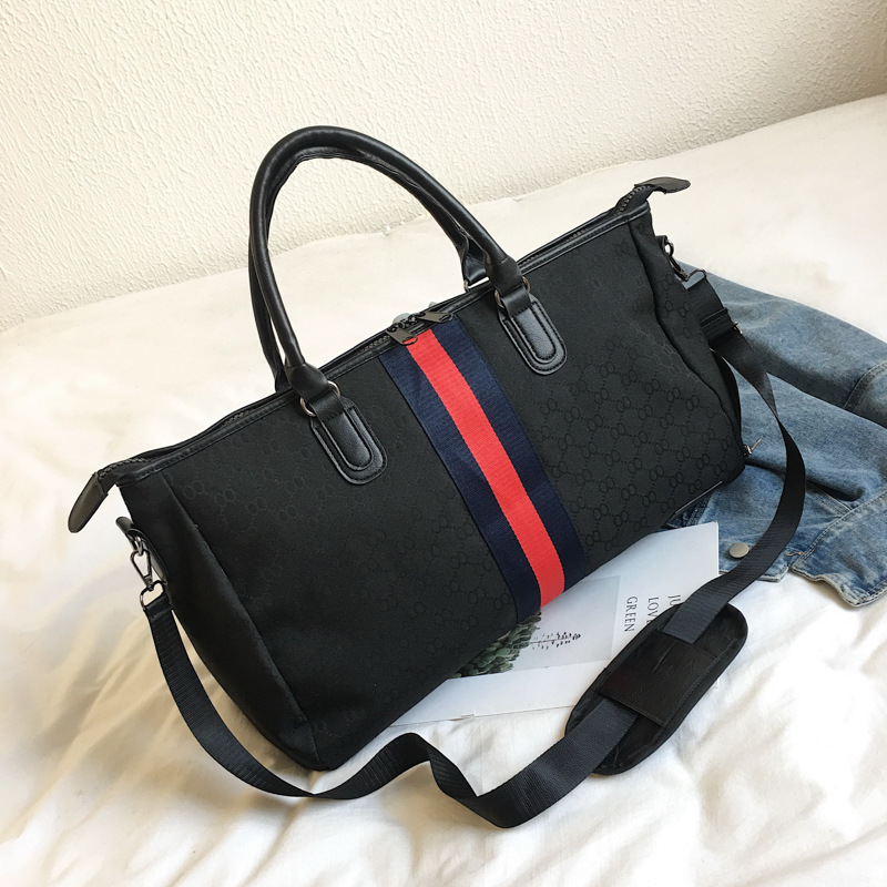 

Womens Duffle Bags Luggage shoulder fitness sports Men Messenger Bag letter red and green belt cross Fashion Designer Click to see the origi