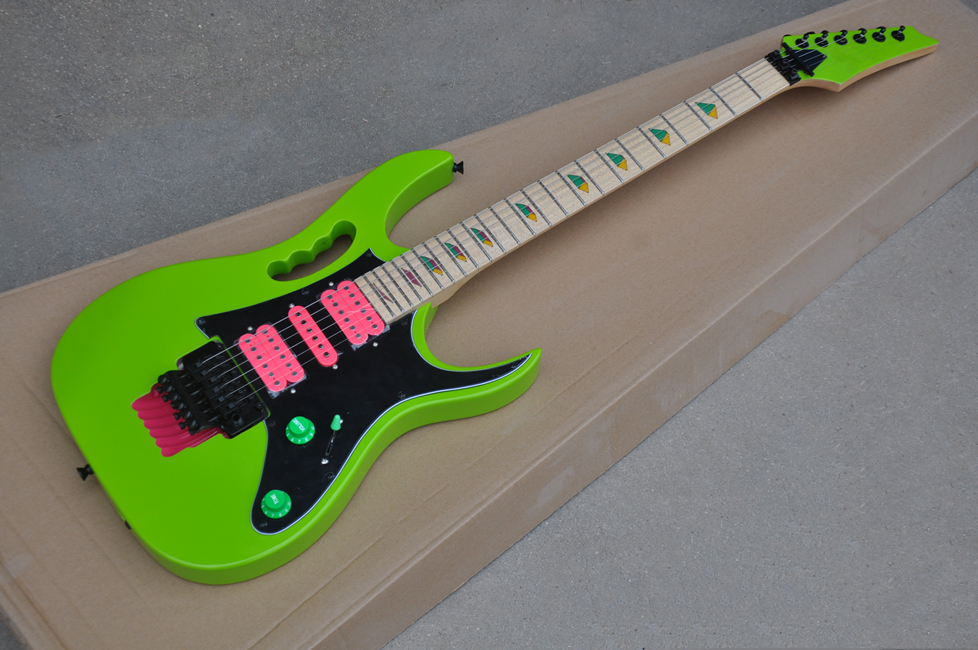 

Green Guitar Maple fingerboard Electric Guitar with Pickups,Black pickguard,can be customized