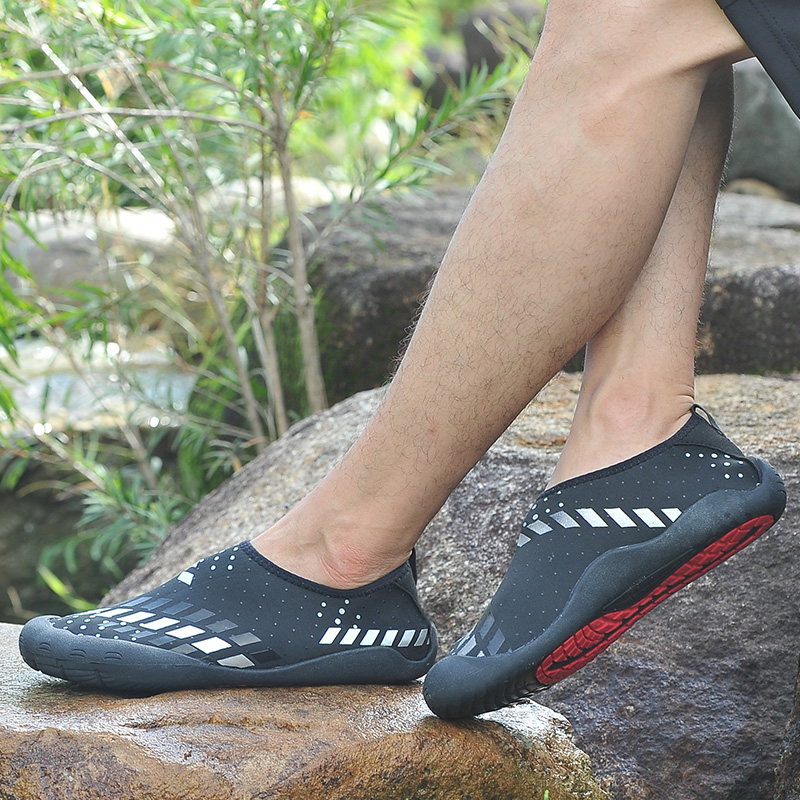 

2021 High Quality For Mens Womens Sport Running Shoes Sandy Beach Fashion Black Blue Red Outdoor Sneakers SIZE 36-46 WY21-1786