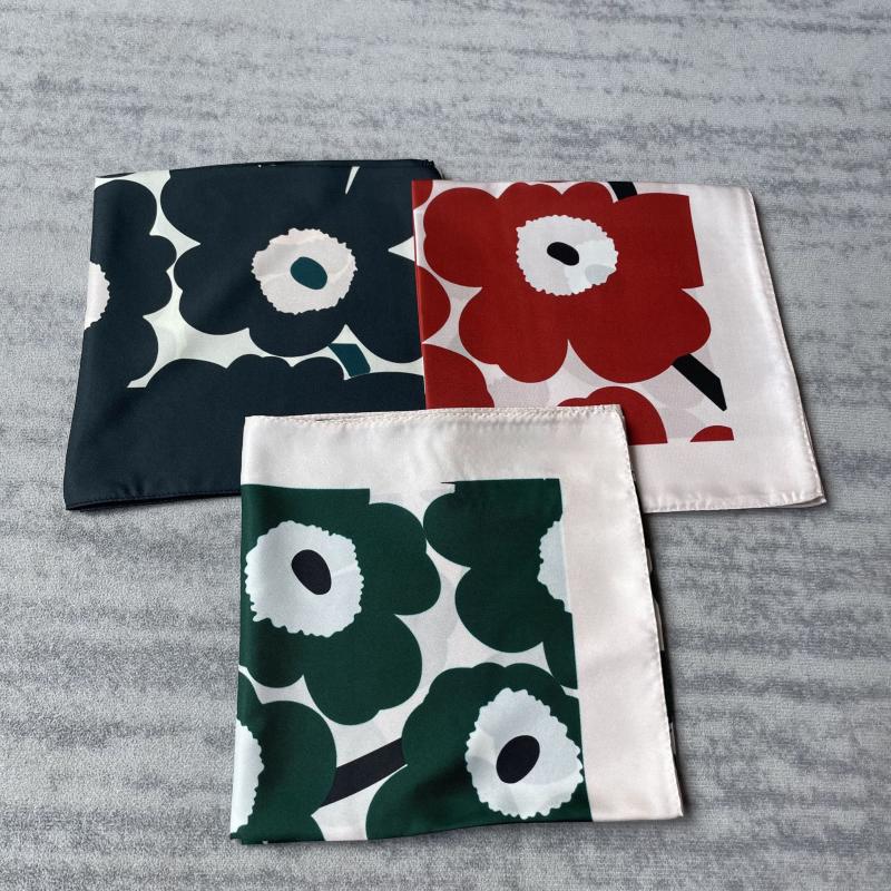 

Scarves 2021 Ladies Print Cream Bottom 100% Silk Scarf Large Square