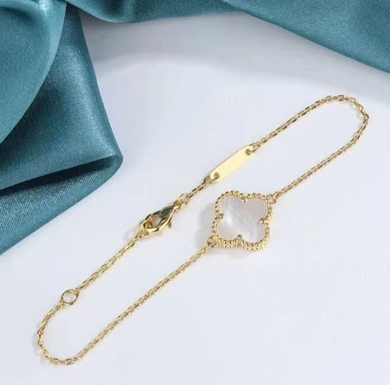 

fashion Have stamp high quality Single flower Pendant charm Bracelets Four Leaf Clover 5 colors Link Bracelet 18K Gold for Women Girls Valen, Golden;silver