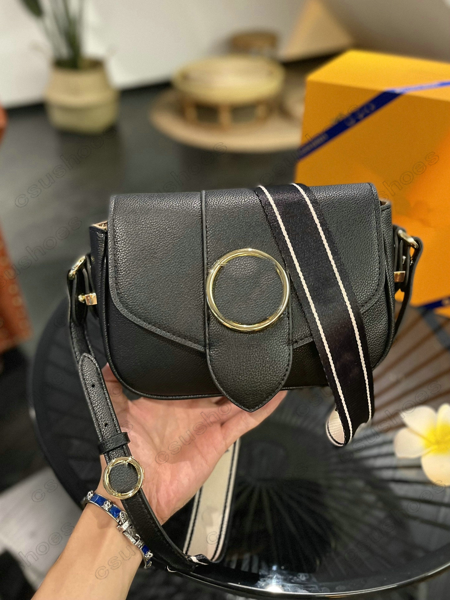 

PONT 9 Soft Bag M58964 BB PM Circle WOMEN Luxurys Designers Bags Leather Handbag Messenger Shopping Crossbody Shoulder Totes Purse M58729, No bag