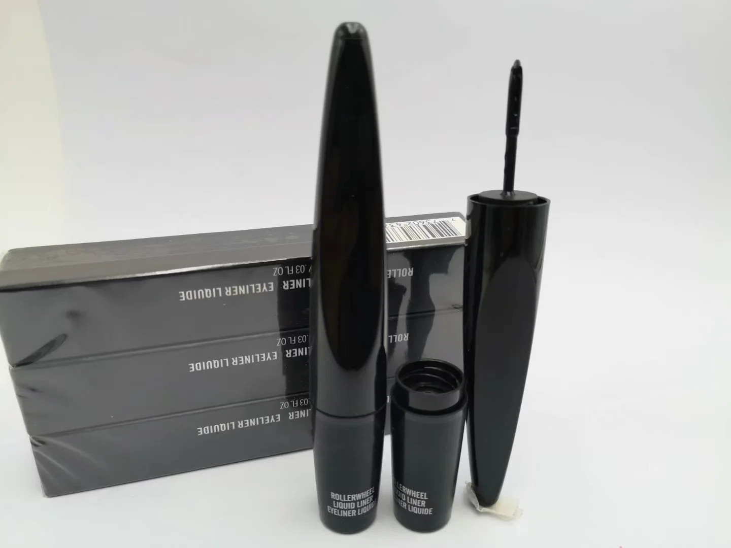 

New Makeup Brand high quality ROLLERWHEEL LIQULD LINER ERELINER LIQULDE Black 1ml