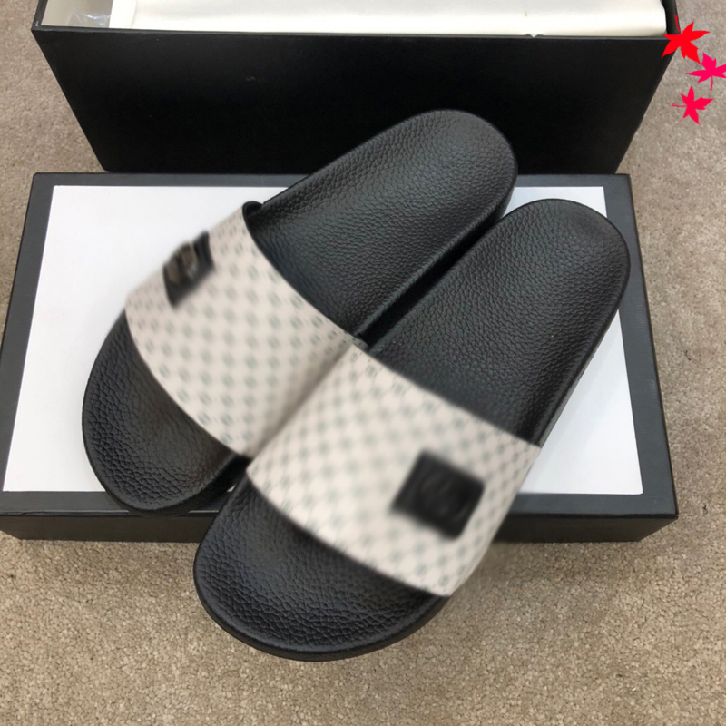 

2021 Designer luxurys slippers men sandals fashion beach shoes flip flops flat non-slip classical hole slipper with box size 39-45 -G185, Black