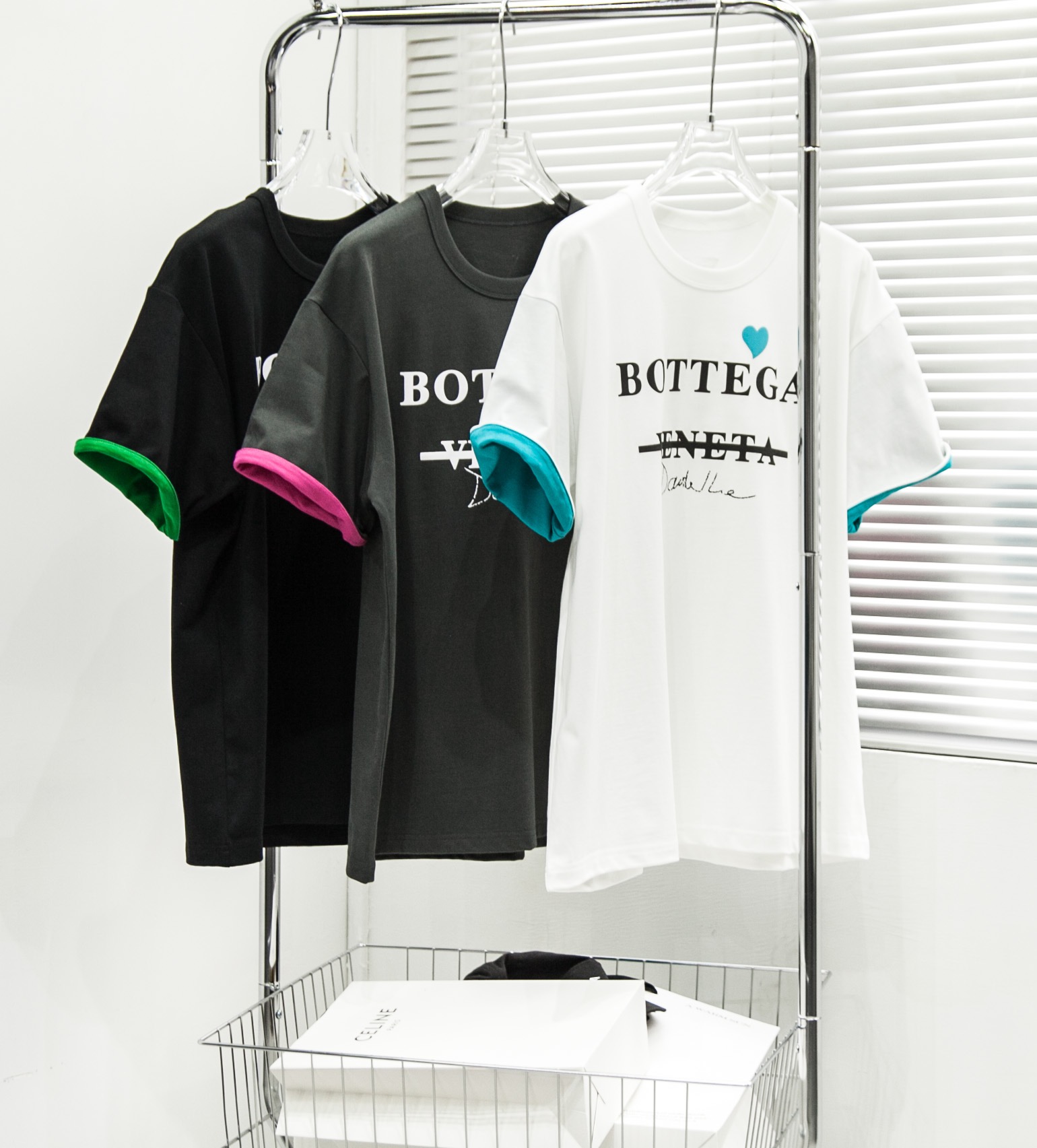 

2021ss spring and summer new high grade cotton printing short sleeve round neck panel T-Shirt Size: m-l-xl-xxl-xxxl Color: black white 355r8g