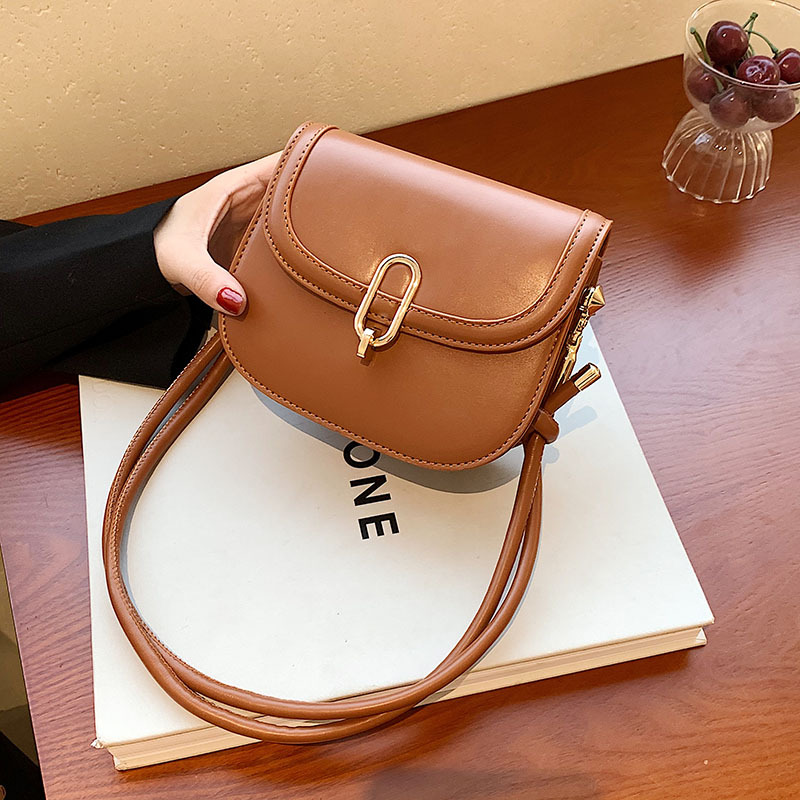 

2021 New Retro women's bag fashion Single Shoulder Messenger saddle bags, Beige