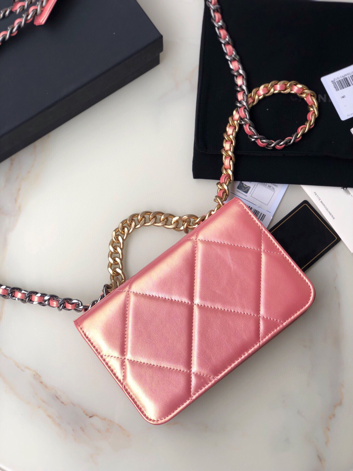 

0250 the latest lady's one-shoulder shoulder bag French designer 7A high-end customized quality leisure fashion style with original cloth