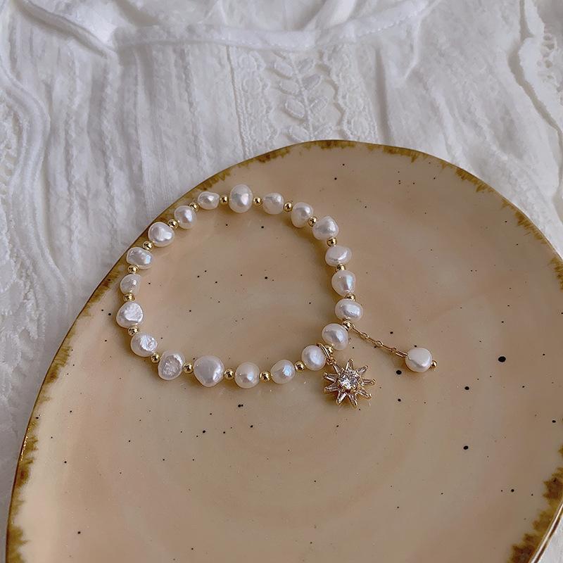 

Charm Bracelets Freshwater Pearl Girlfriends Bracelet Ins Niche Design Sense Hand Ornament Net Red Sun Flower Jewelry Tide, Golden;silver
