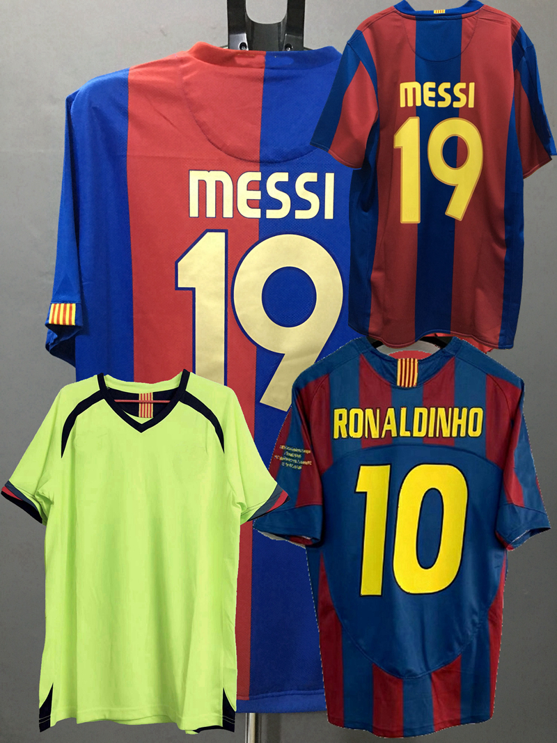 

Retro classic 2005 2006 2007 2008 Soccer Jerseys A.INIESTA GIO LARSSON Márquez Giuly PUYOL XAVI RONALDINHO DECO MESSI 05/06/07/08 football shirt, 05/06 home+ball
