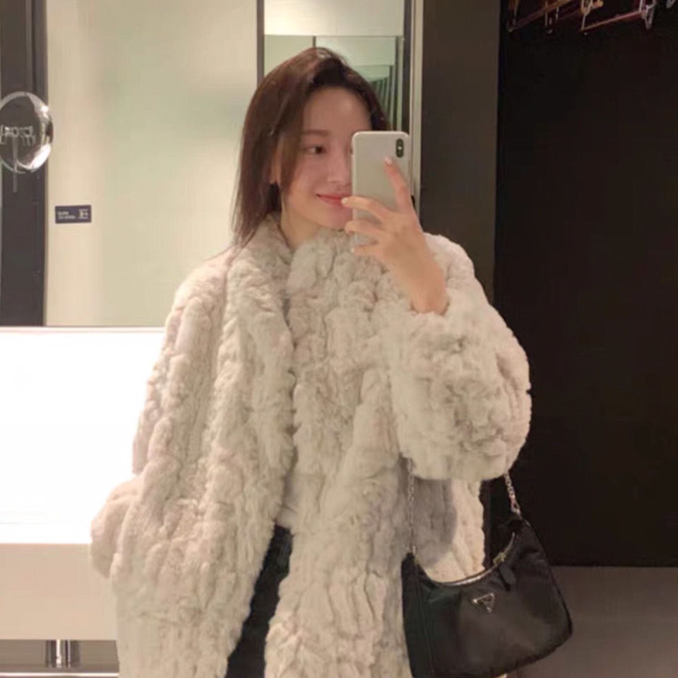 Automne et hiver Langue moyenne Longueur moyenne épaissie imitation Libre de lapin Manteau de fourrure de lapin Femme 2021 Nouveau style
