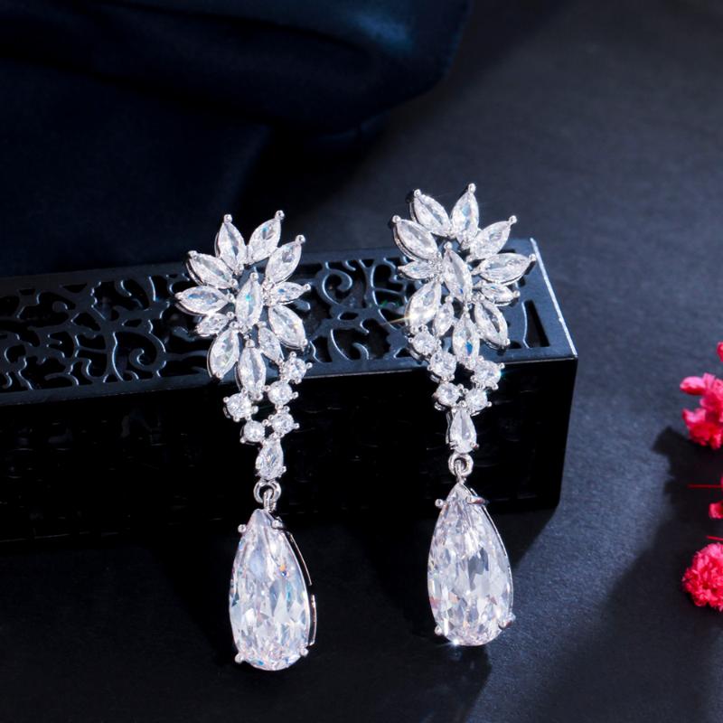 

Dangle & Chandelier ThreeGraces Sparkling Marquise Cut Cubic Zirconia Long Drop Earrings For Women Bridal Wedding Engagement Jewelry ER692, Silver