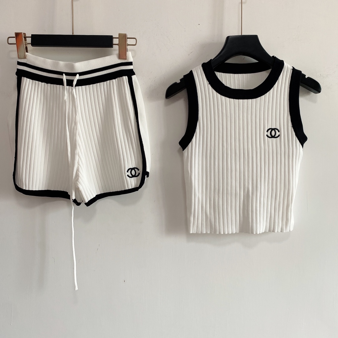 

Shipping Free 2021 Autumn White/Black Letter Embroidery Women's Two Pieces Sets Brand Same Style Two Piece Dress DH138