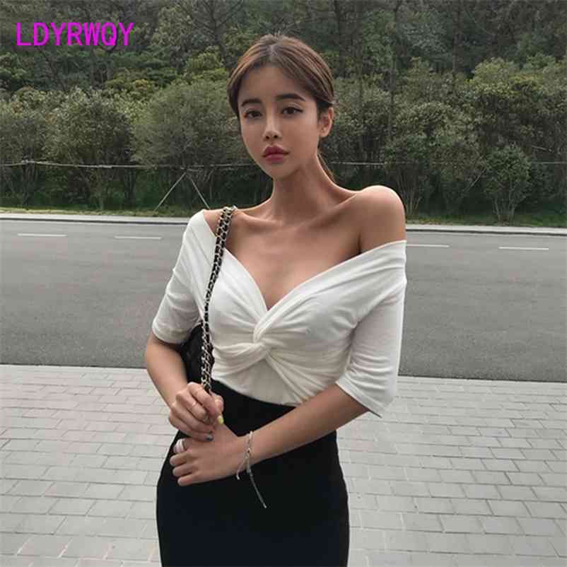 

LDYRWQY Polyeste Pleated cross big V-neck strapless sexy solid color short-sleeved summer Korean fashion slim T-shirt 210603, Pink