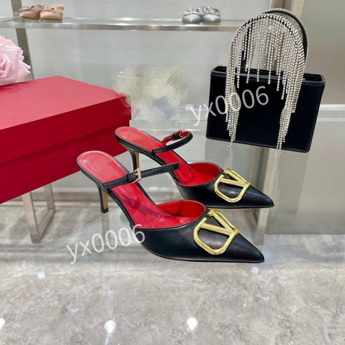 

2021 Designer Rhyton Shoes Beige Men 35-42 Trainers Vintage Luxury Chaussures Ladies Shoe Fashion Sneakers Wave Mouth Sneaker yh211203, Choose the color