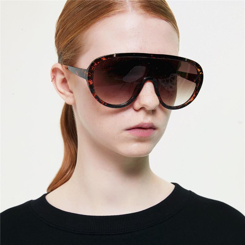

Sunglasses Fashion Lady Flat Top Eyewear Oversized Frame Sun Glasses Women Designer Gradient Oval Shades FML1