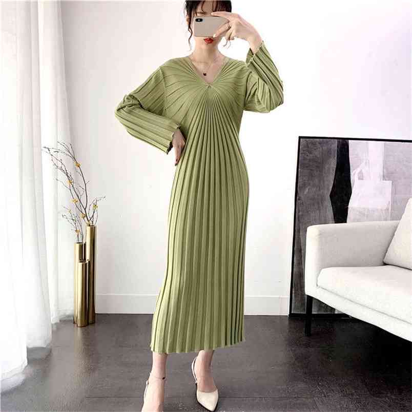 

Femme Robe Fall V-Neck Long Flare Sleeve Straight Dressess for Womens Winter Striped Black Loose Knitted Dress Robes Pour Femmes 210604, Khaki