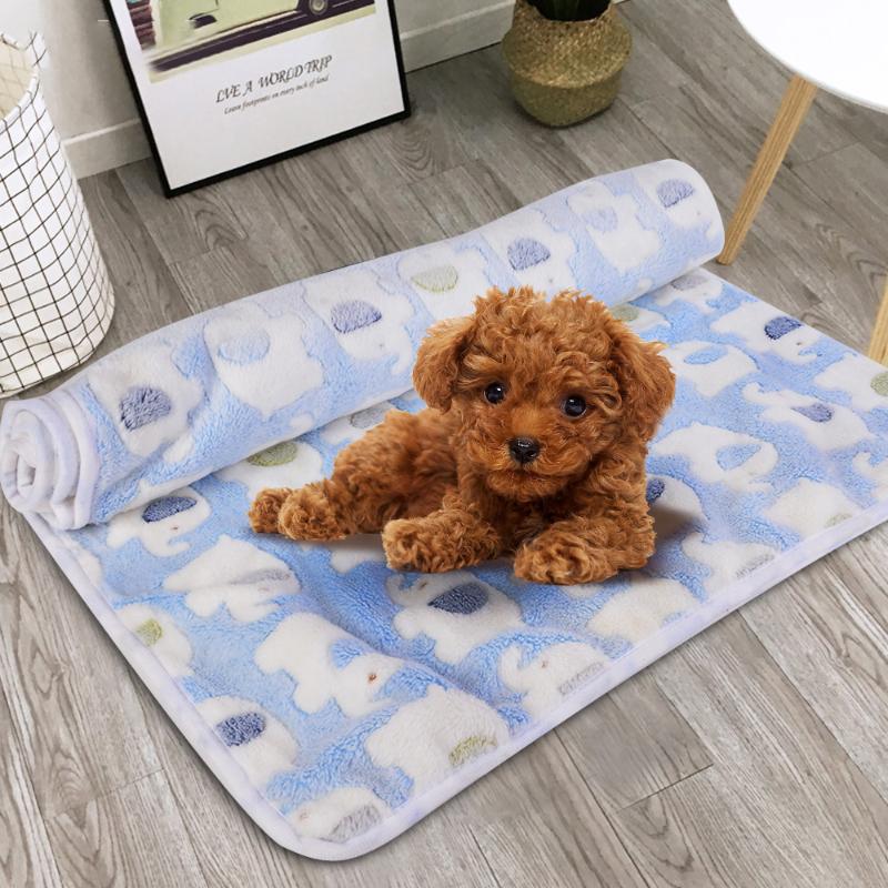 

1Pcs Coral Fluwelen Poot Deken Kat En Hond Winter Warm Zacht Huishoudelijke Dierbenodigdheden Kennels & Pens