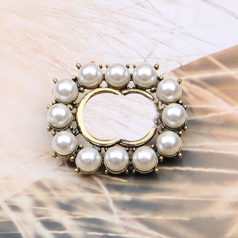 

wholesale 18K Gold Plated Letter Brooches Design Luxurys Brooch Vintage Women Rhinestone Pin Fashion Jewelry Clothing Decoration Accessories gift