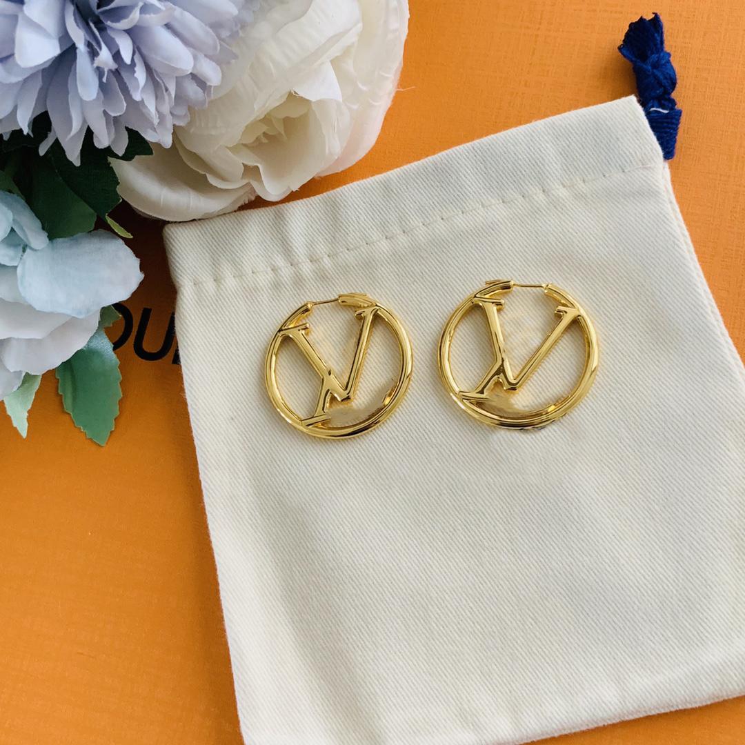

Mild Luxury Jewelry New Designers Earrings New Noble style Studs For Party Gift Famale Women, Golden;silver