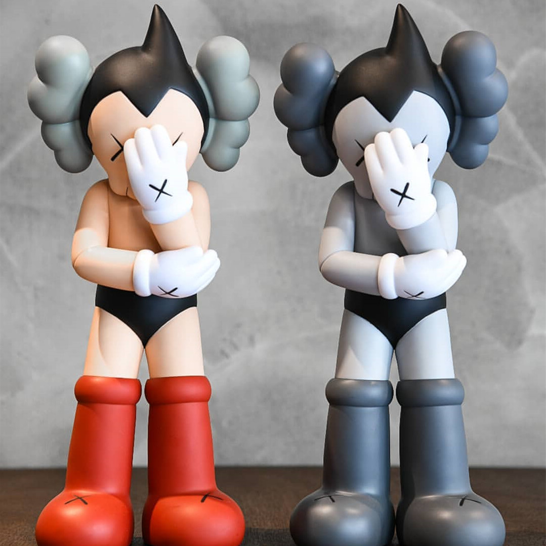 

Best-selling Arrivals 32CM 0.5KG OriginalFake K A W S Astroboy Statue Cosplay high PVC Action Figure model decorations kids gift