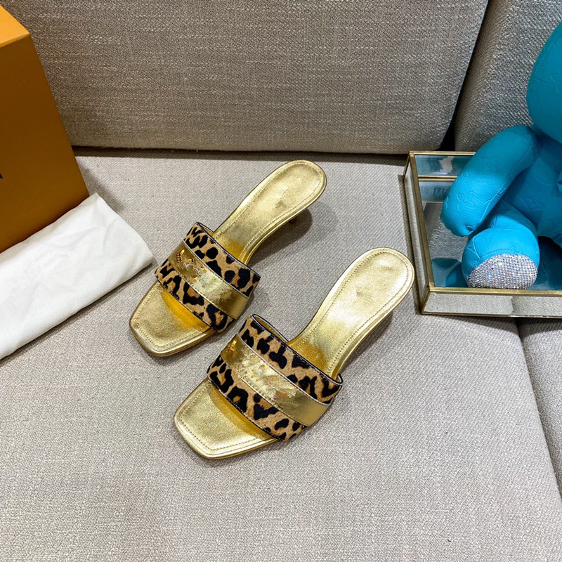 

The latest women's luxury custom logo slippers sandals flat bottom high heel leather comfortable and beautiful 35-43, White