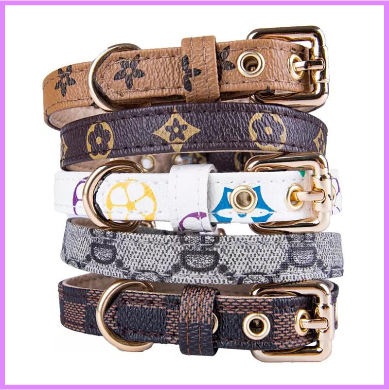 

Dog Collars Classic Presbyopia Designer Letters Pattern Print Leashes PU Leather Fashion Casual Adjustable Dogs Cats Neck Strap D221242F