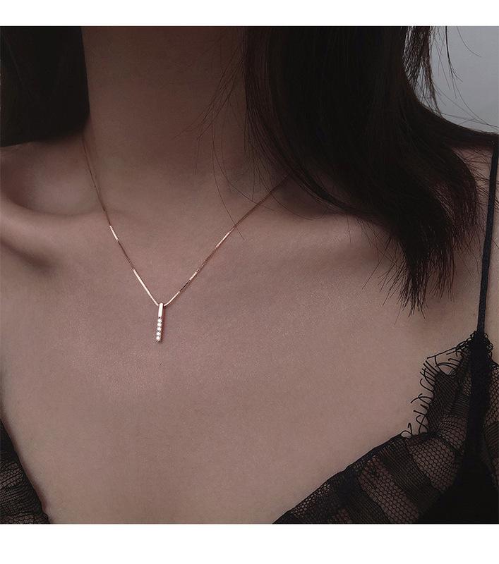 

Pendant Necklaces Straight Bar Alloy Gold-Plated Necklace Female Clavicle Chain Ins Simple Niche Design Rose Gold Temperament Wild Tide Net