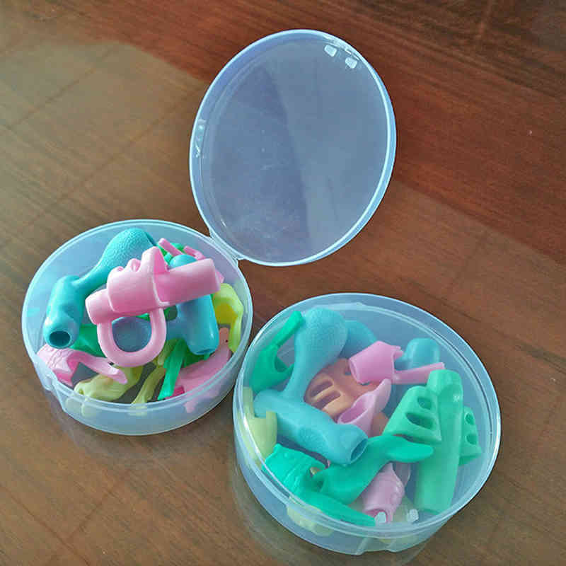 13Pcs/Set Nice Gift Correction Device Children Stationery Portable Pen Holder Mix Color Learning Writing Tool Soft Rubber-image-690929666