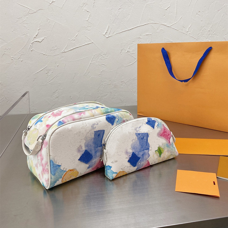 

2021 Luxury Classic Printed Brown Handbag Zipper new style white printing cosmetic bag Women's Travel Small Carrying Bags beautiful purse