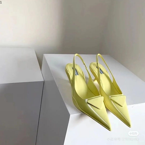 

Valentin 2021 Lettre Bow Noeud haut Femmes piste Toe bas Pointu talon Gladiaor Sandales femme design Chaussures Mesh 35-40 mjuk002