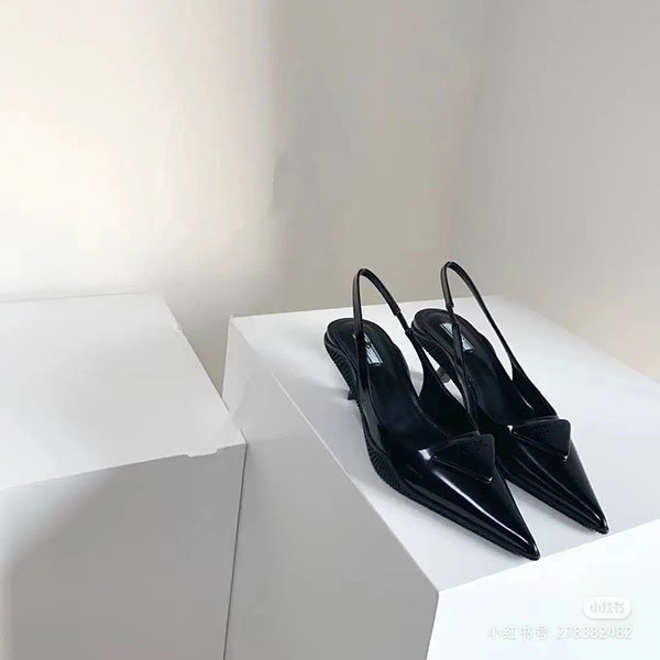 

2021 Lettre Bow Noeud haut Femmes piste Toe bas Pointu talon Gladiaor Sandales femme design Chaussures Mesh 35-40 mjjj0003