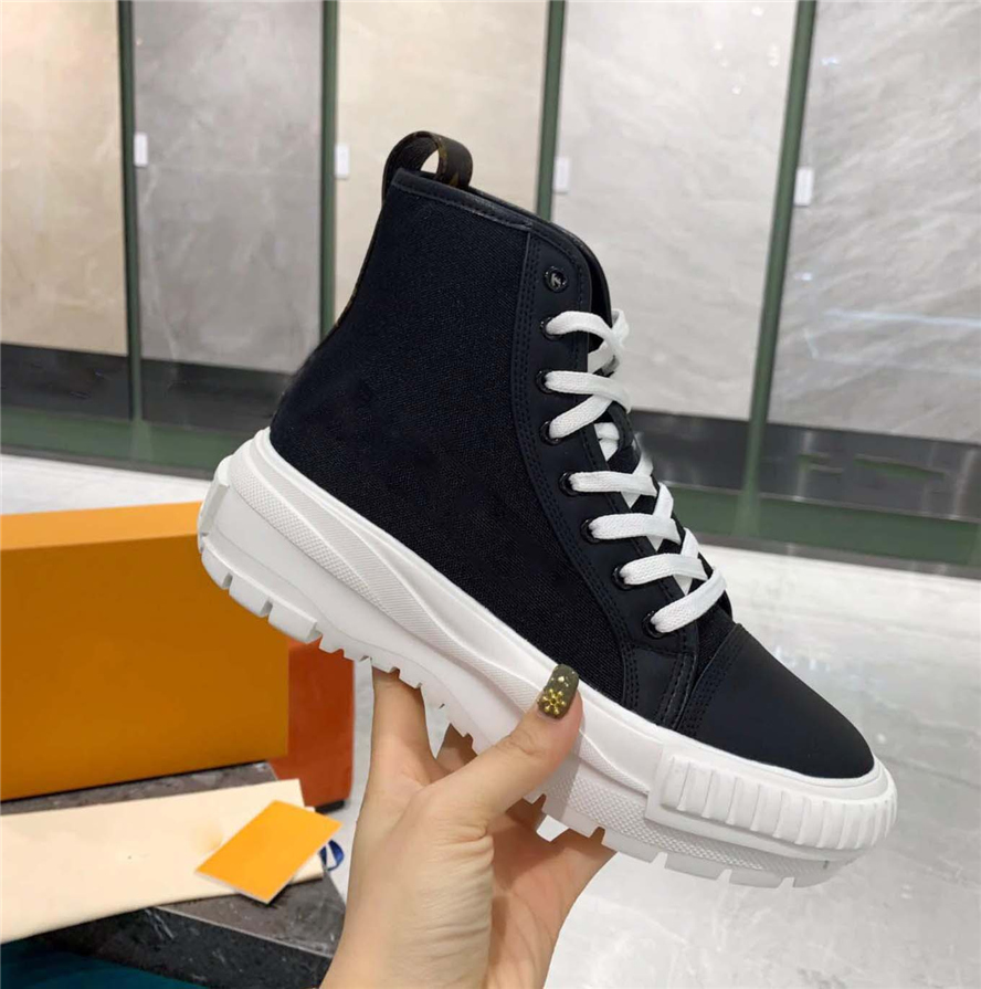 

Luxury Designers SQUAD Sneaker Boots lady High Top Chunky Calfskin Martin Winter Ladies Silk Cowhide Leather Platform Flat Fashion BEAUBOURG Ankle Boot Size 35-41, Don't buy it
