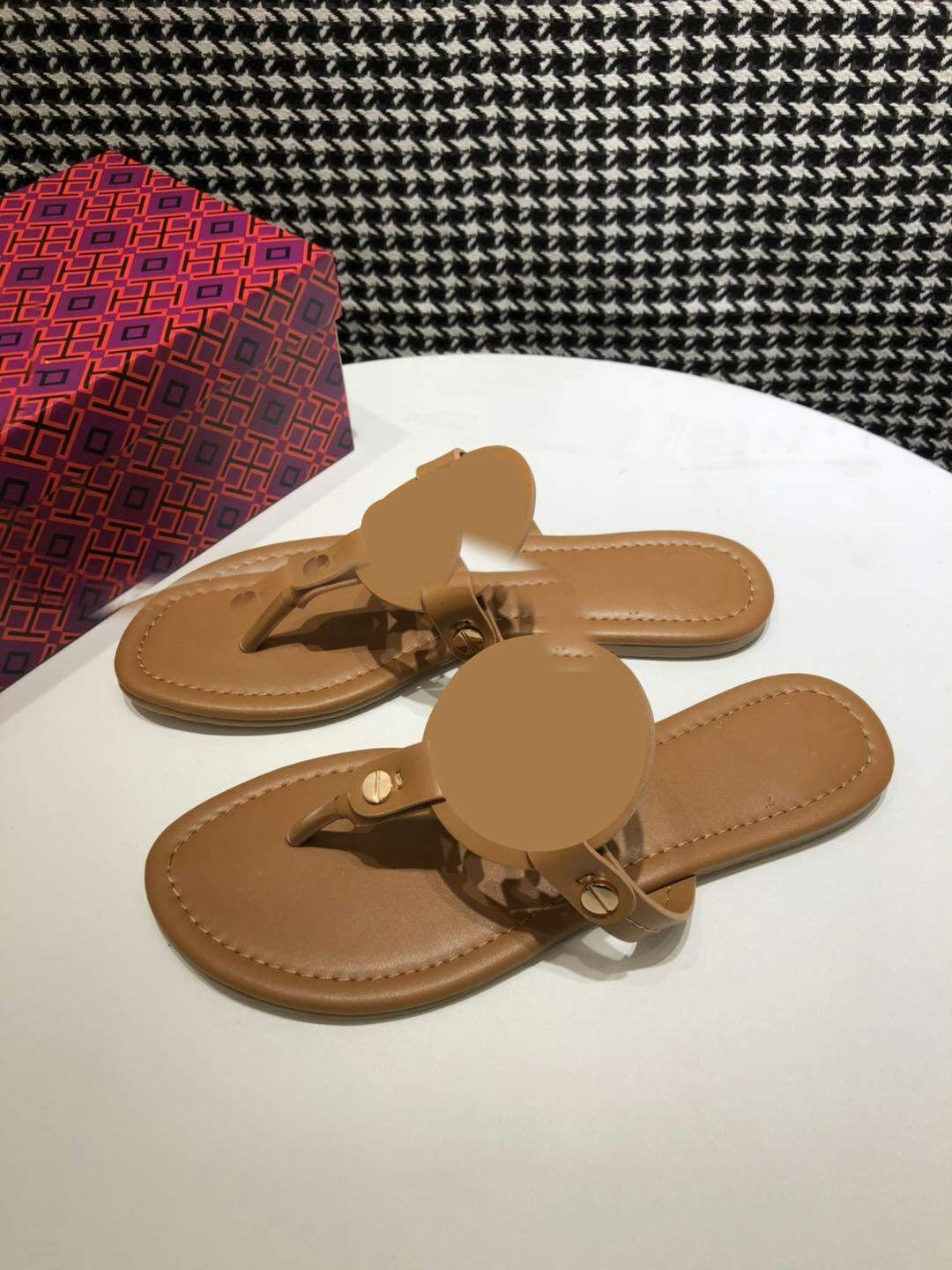 

Hot sale-High quality designer  color hollow out flip flops suitable for wearing rubber sandals, wear- resistant slippers in summer indoor, Black