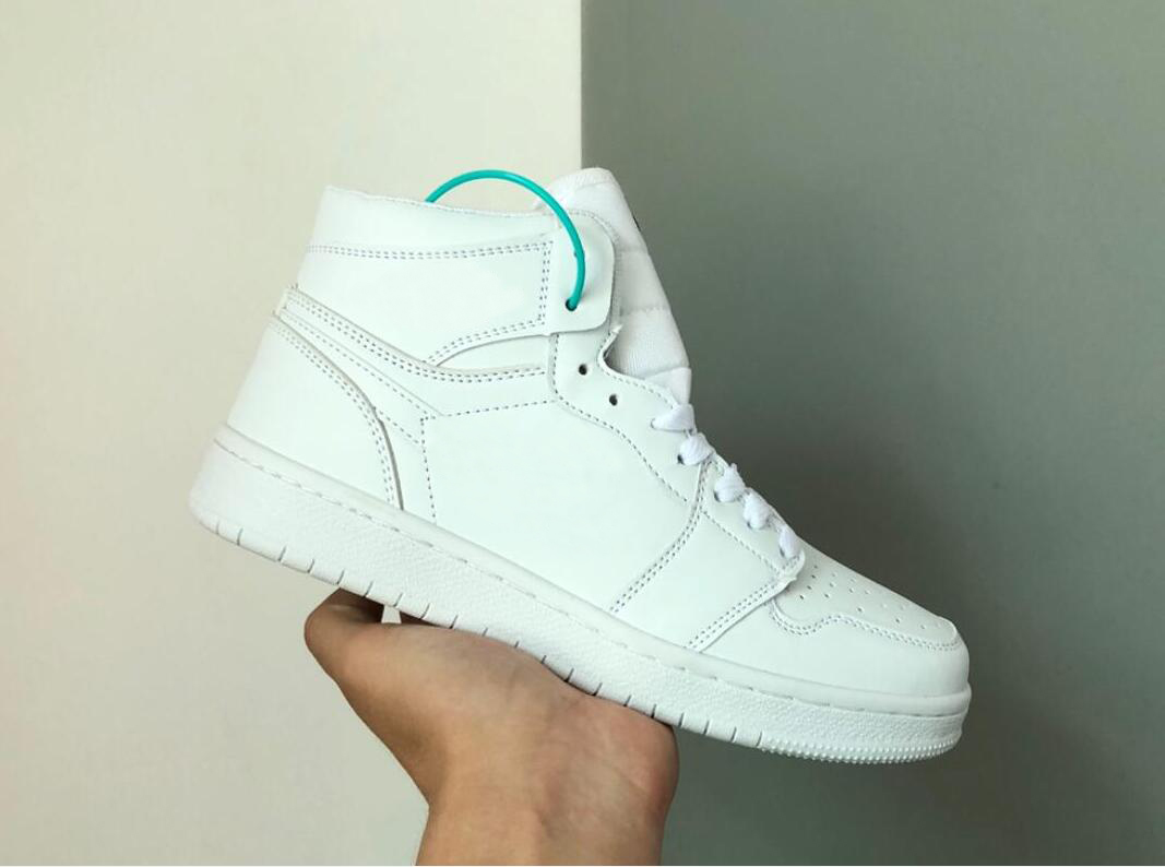 

Jumpman 1 Basketball Shoes Mid Triple White 554724-130 Size 36-44