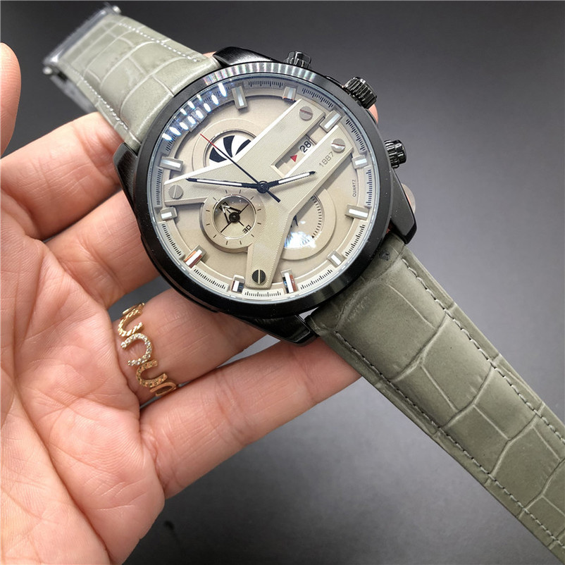 

Hot Selling Men's Watches Luxury Gold Silver Leather Strap Fashion Designer Watch Sports Quartz Analog Clock Relogio Masculino OB4012
