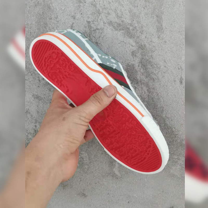 

2021 latest couple skateboard shoes sports leisure entertainment comfortable beautiful luxury customized logo35-45, Customize