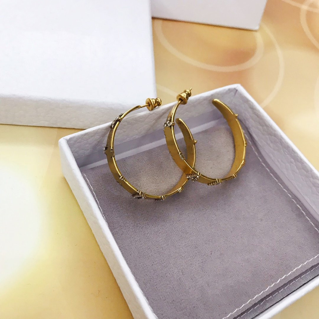 

Gold Charm Earrings for Woman Fashion Letter Shape Diamond Earrings High Quality Brass Earrings Fashion Jewelry Supply, Silver